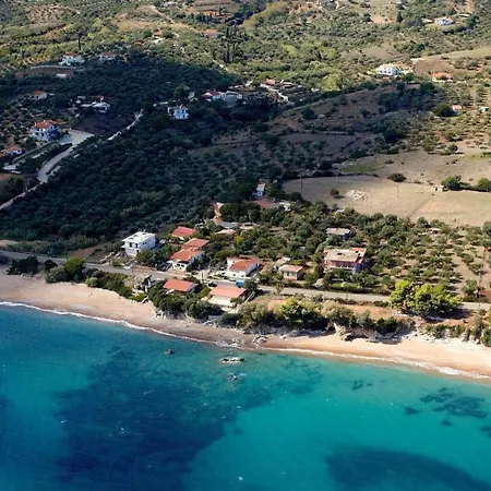 Azure Seaside Retreat In The Heart Of Apartment