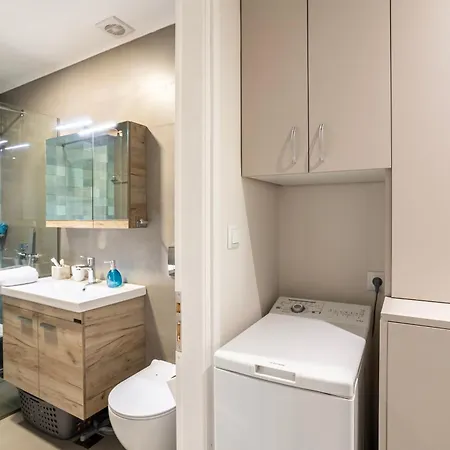 公寓 Azure Seaside Retreat In The Heart Of *