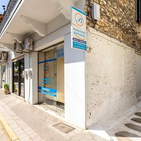 Azure Seaside Retreat In The Heart Of