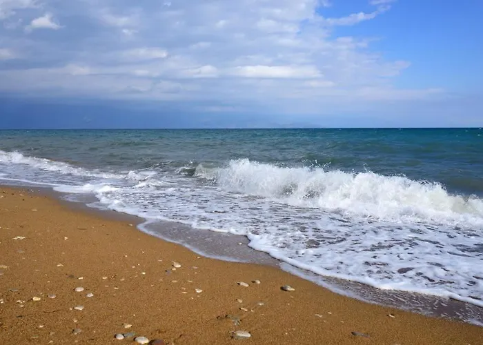 Azure Seaside Retreat In The Heart Of Lägenhet *