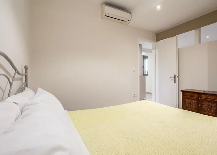 Azure Seaside Retreat In The Heart Of Appartement