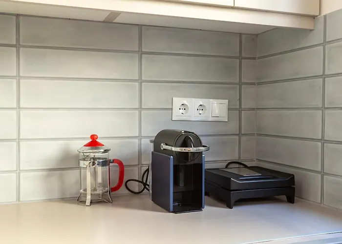 Azure Seaside Retreat In The Heart Of Petalídhion